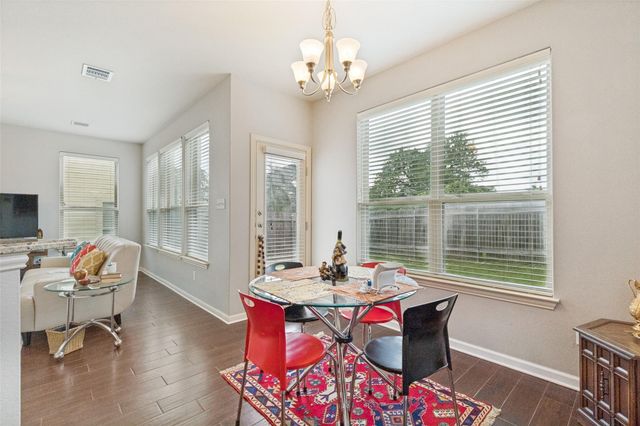 2410 Great Oaks DR 301, Round Rock, TX 78681
