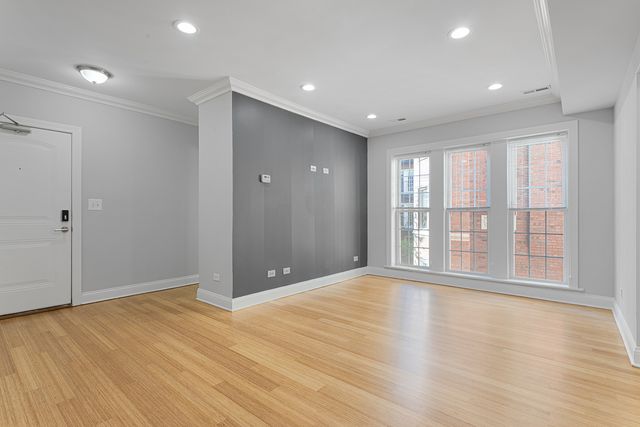 7730 N Ashland Avenue C2, Chicago, IL 60626