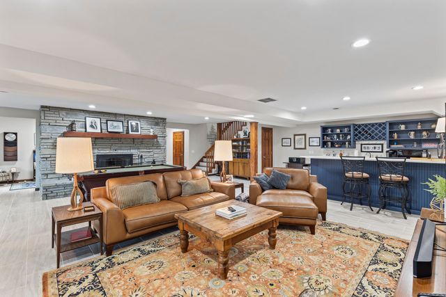 1100 N Farm Road 193, Springfield, MO 65802