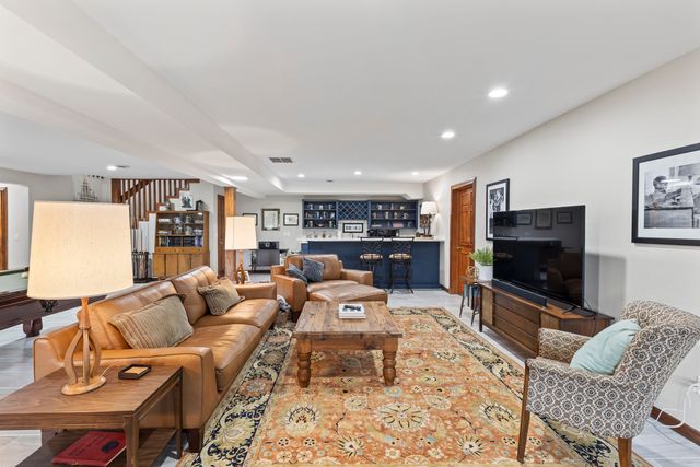 1100 N Farm Road 193, Springfield, MO 65802