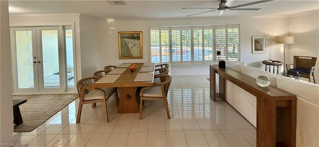 2120 Sandpiper ST, Naples, FL 34102