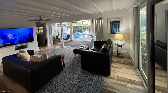 2120 Sandpiper ST, Naples, FL 34102