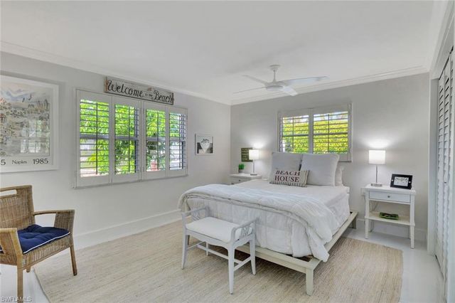 2120 Sandpiper ST, Naples, FL 34102