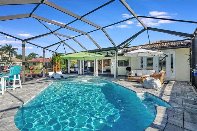 2120 Sandpiper ST, Naples, FL 34102