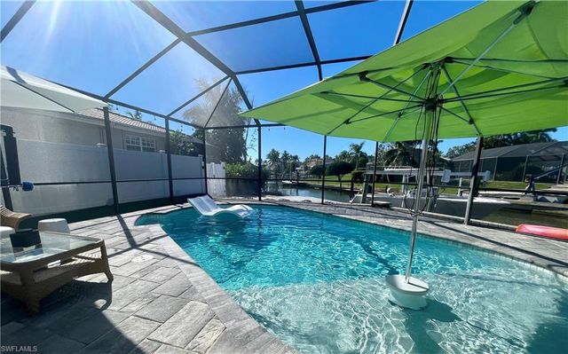 2120 Sandpiper ST, Naples, FL 34102