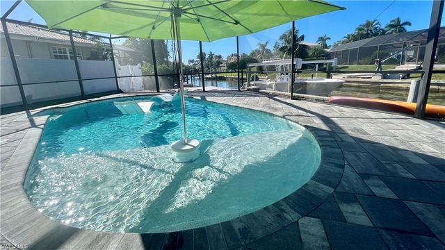 2120 Sandpiper ST, Naples, FL 34102