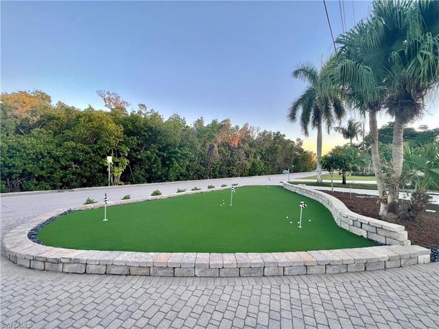 2120 Sandpiper ST, Naples, FL 34102