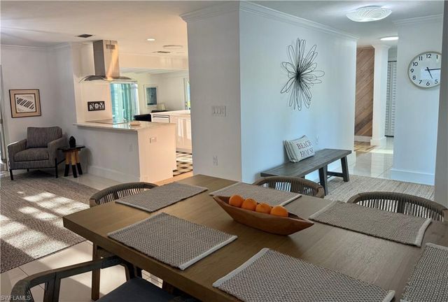 2120 Sandpiper ST, Naples, FL 34102