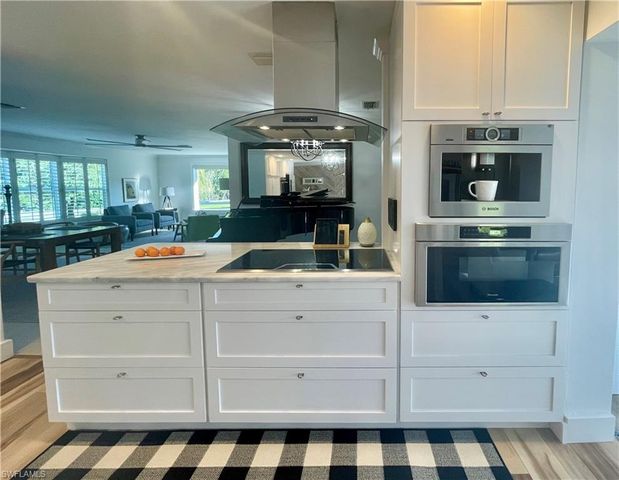 2120 Sandpiper ST, Naples, FL 34102