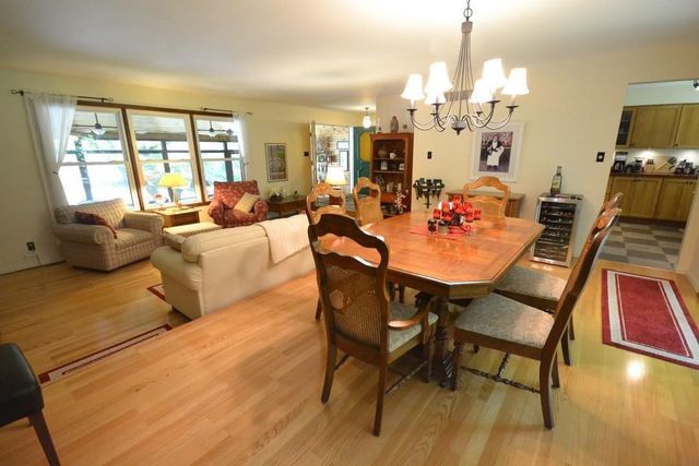 21 Woodland Trail, Ogden Dunes, IN 46368