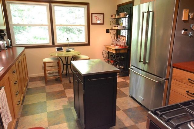 21 Woodland Trail, Ogden Dunes, IN 46368