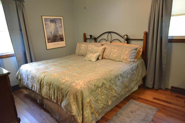 21 Woodland Trail, Ogden Dunes, IN 46368