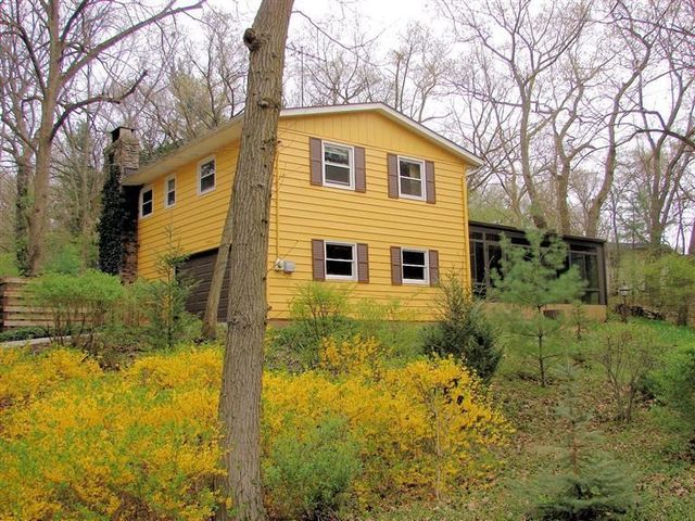 21 Woodland Trail, Ogden Dunes, IN 46368
