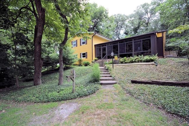 21 Woodland Trail, Ogden Dunes, IN 46368