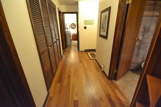 21 Woodland Trail, Ogden Dunes, IN 46368