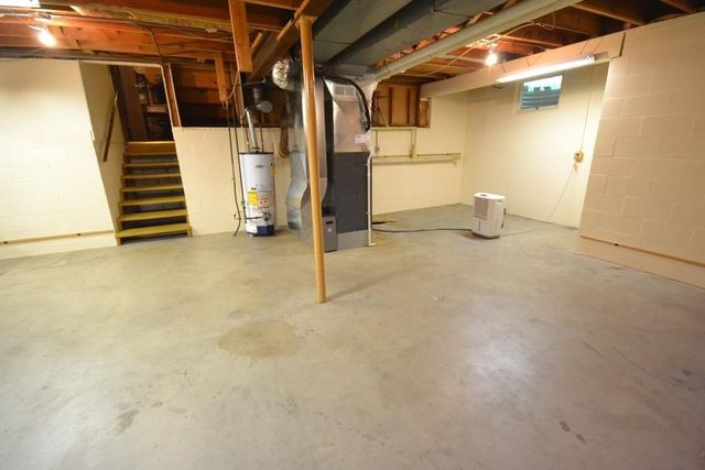 21 Woodland Trail, Ogden Dunes, IN 46368