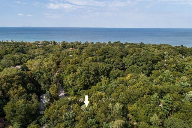 21 Woodland Trail, Ogden Dunes, IN 46368