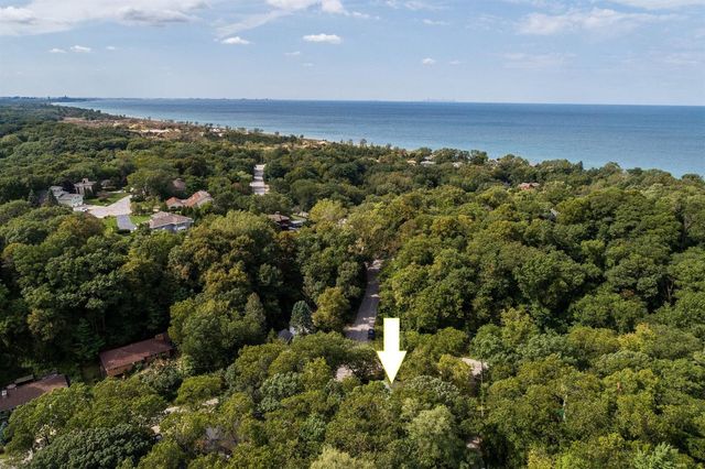 21 Woodland Trail, Ogden Dunes, IN 46368