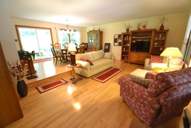 21 Woodland Trail, Ogden Dunes, IN 46368