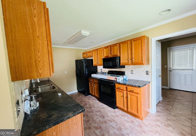 153 Crest Pointe, Bremen, GA 30110