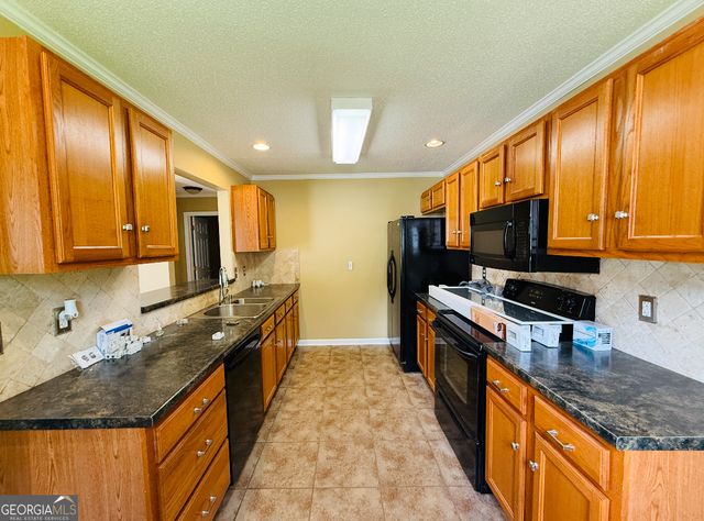 153 Crest Pointe, Bremen, GA 30110