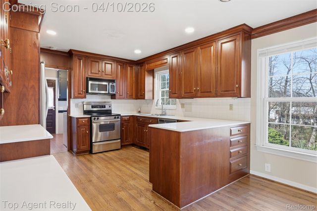 4268 Covered Bridge Road, Bloomfield Hills, MI 48302