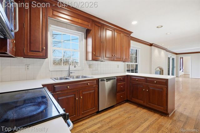 4268 Covered Bridge Road, Bloomfield Hills, MI 48302