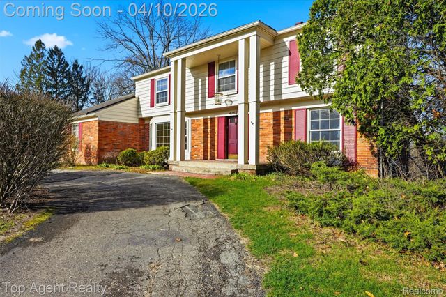 4268 Covered Bridge Road, Bloomfield Hills, MI 48302