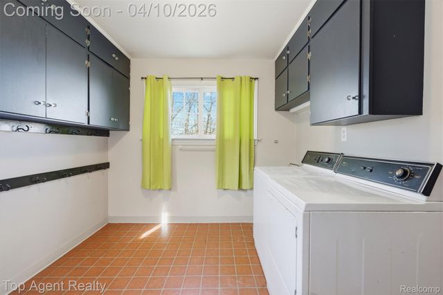 4268 Covered Bridge Road, Bloomfield Hills, MI 48302