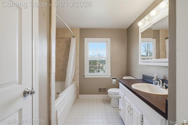 4268 Covered Bridge Road, Bloomfield Hills, MI 48302