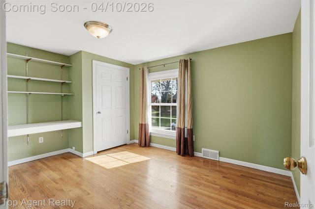 4268 Covered Bridge Road, Bloomfield Hills, MI 48302