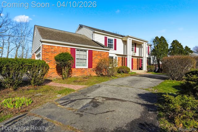 4268 Covered Bridge Road, Bloomfield Hills, MI 48302