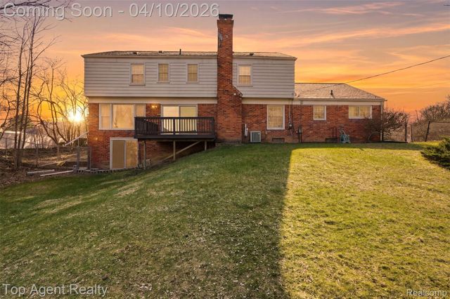 4268 Covered Bridge Road, Bloomfield Hills, MI 48302