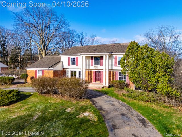 4268 Covered Bridge Road, Bloomfield Hills, MI 48302