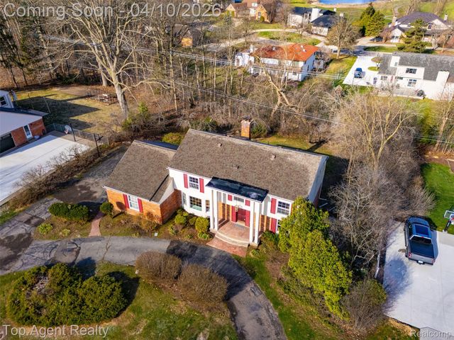 4268 Covered Bridge Road, Bloomfield Hills, MI 48302