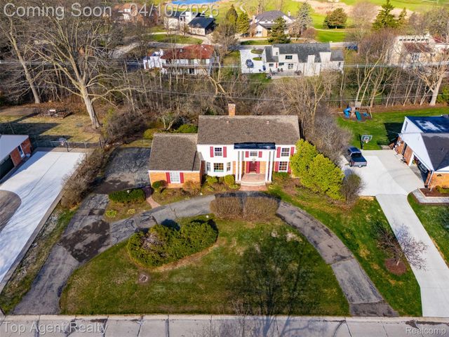 4268 Covered Bridge Road, Bloomfield Hills, MI 48302