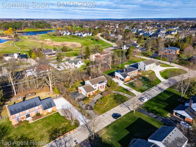 4268 Covered Bridge Road, Bloomfield Hills, MI 48302