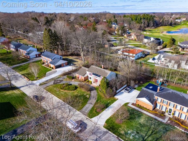 4268 Covered Bridge Road, Bloomfield Hills, MI 48302