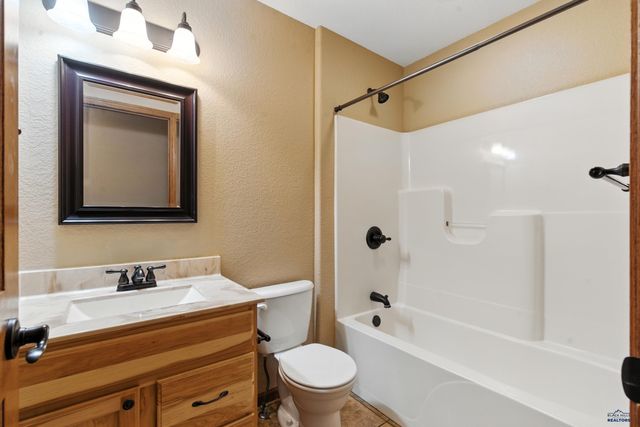 4352 FIELDSTONE DR, Rapid City, SD 57703