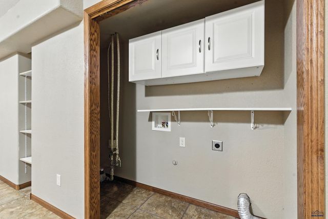 4352 FIELDSTONE DR, Rapid City, SD 57703