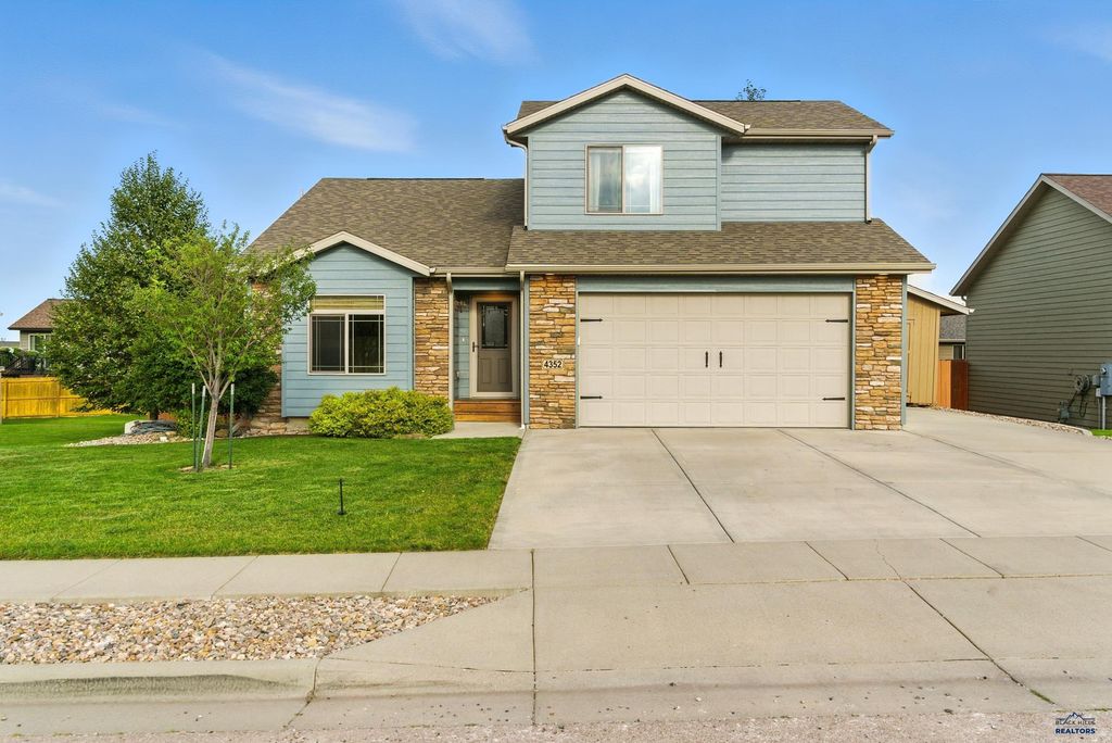 4352 FIELDSTONE DR, Rapid City, SD 57703