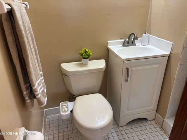 1644 LESSARD Circle, Jacksonville, FL 32208