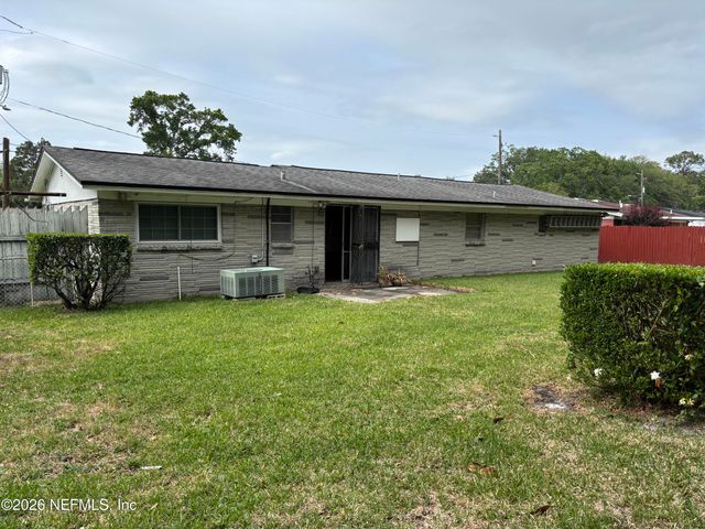 1644 LESSARD Circle, Jacksonville, FL 32208