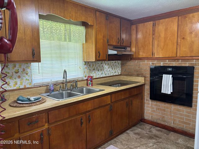 1644 LESSARD Circle, Jacksonville, FL 32208