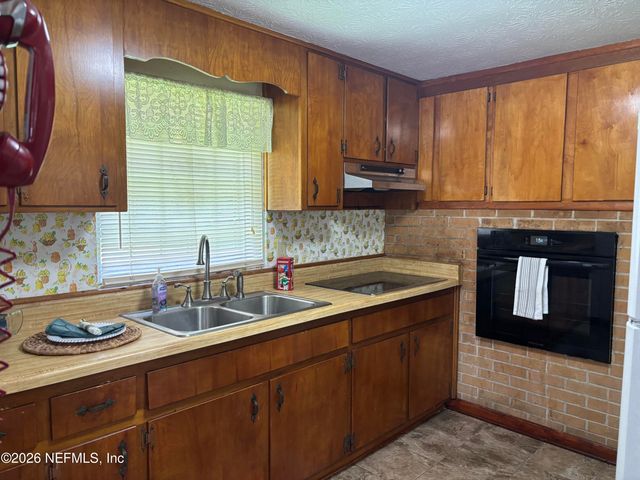 1644 LESSARD Circle, Jacksonville, FL 32208