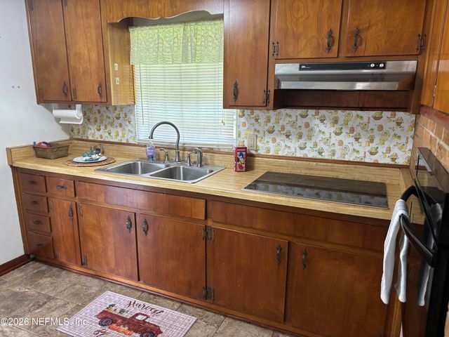 1644 LESSARD Circle, Jacksonville, FL 32208