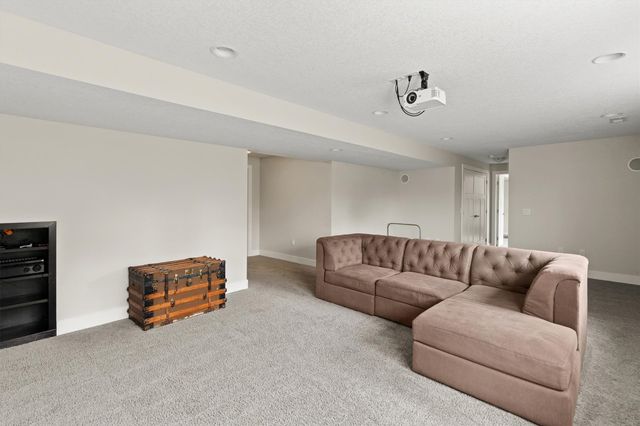 210 Dunham Drive, Waukee, IA 50263