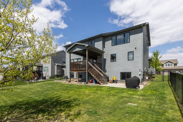 210 Dunham Drive, Waukee, IA 50263