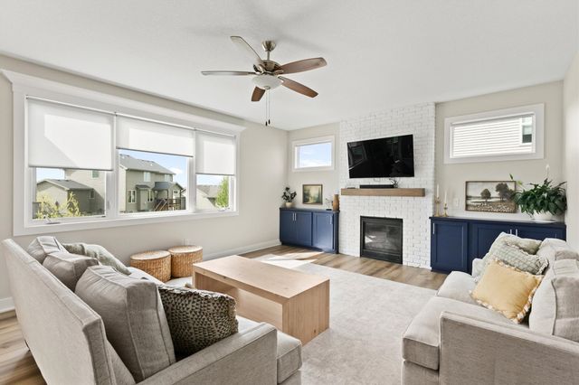 210 Dunham Drive, Waukee, IA 50263