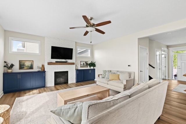 210 Dunham Drive, Waukee, IA 50263
